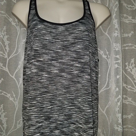 Plus suze tank top - Picture 6 of 6